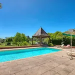 Rosea Avec Piscine Et Parc Villa